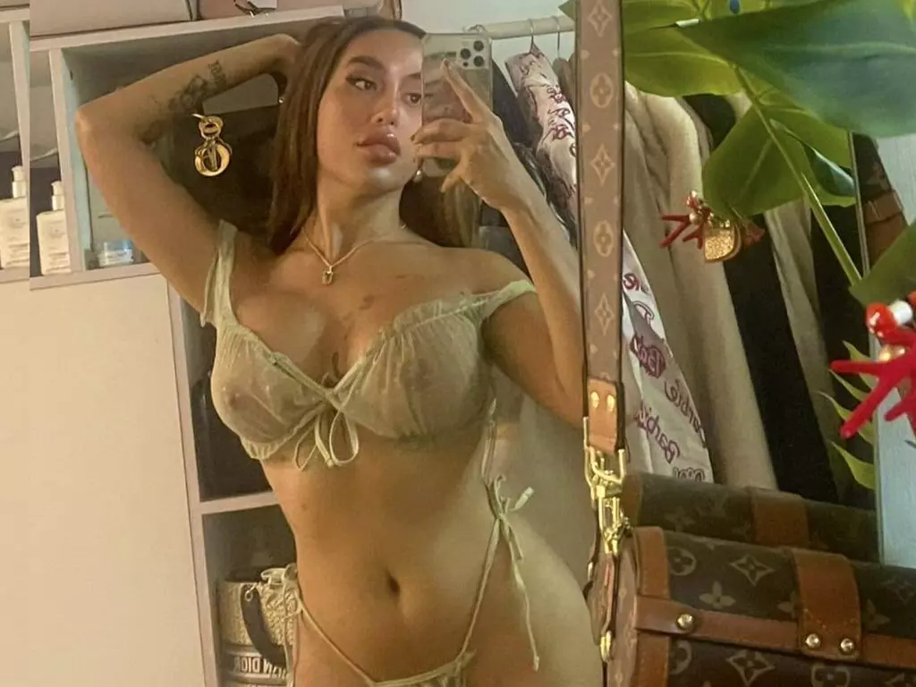 Naked KylieGucci gallery